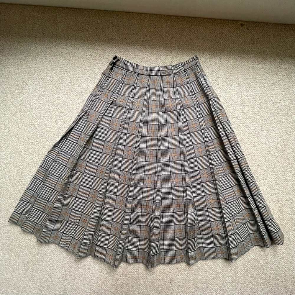 Vintage 1980s Pendleton Pleated A-Line Skirt in Black Brown and Cream Plaid